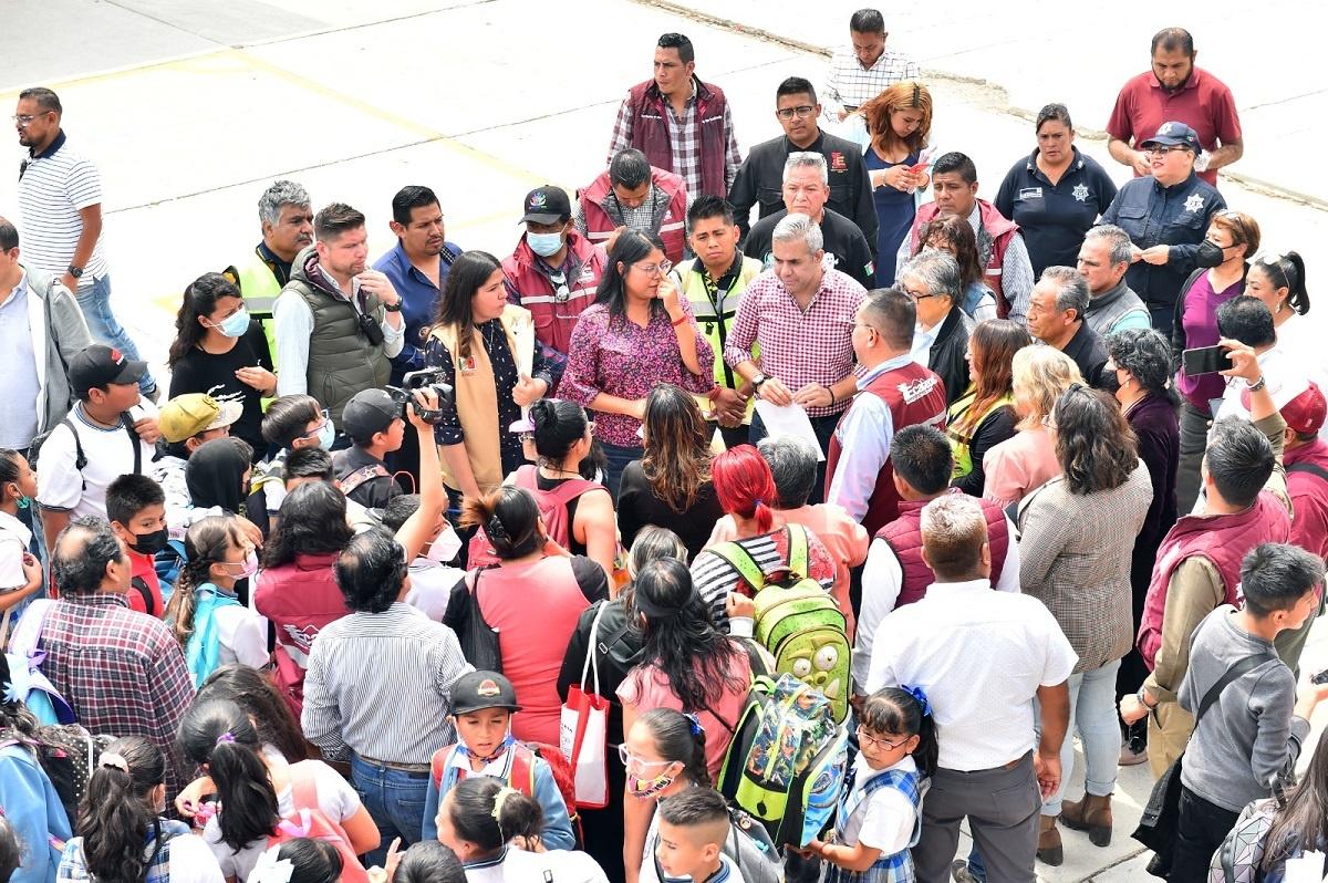 Gobierno de Ecatepec construye 84 arcotechos en beneficio de 25 mil alumnos de escuelas públicas