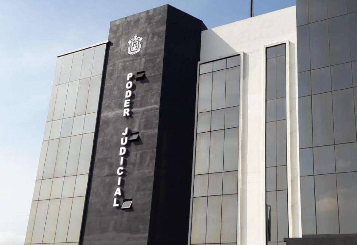 Aumenta, la indignación por el proceso en contra del exdirector del Colegio Nuestro Mundo en Xalapa