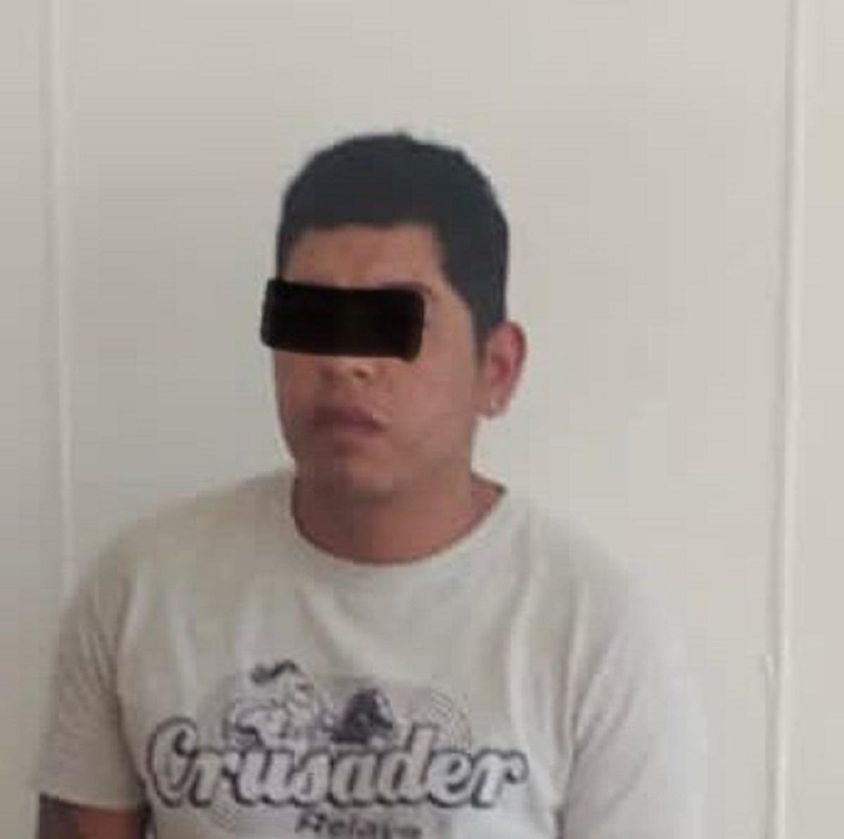 Sujeto que vendía hules en Otumba es detenido al encontrarle probable droga