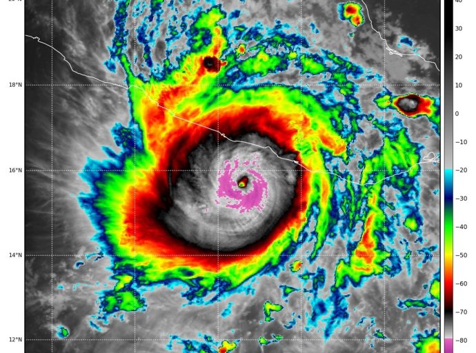 Huracán Otis se fortalece, tocará tierra esta noche 