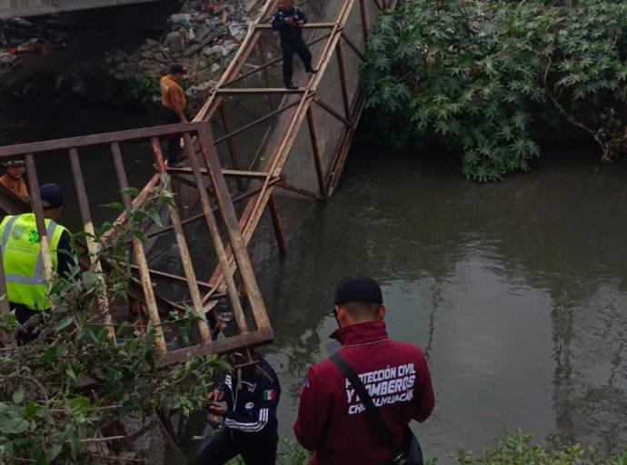 Emergencia en Neza y Chimalhuacán: Puente Peatonal se Desploma, hay Heridos
