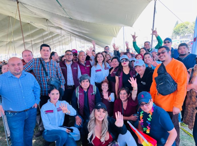 Juana Carrillo Luna y Líderes Destacados en Evento de Morena