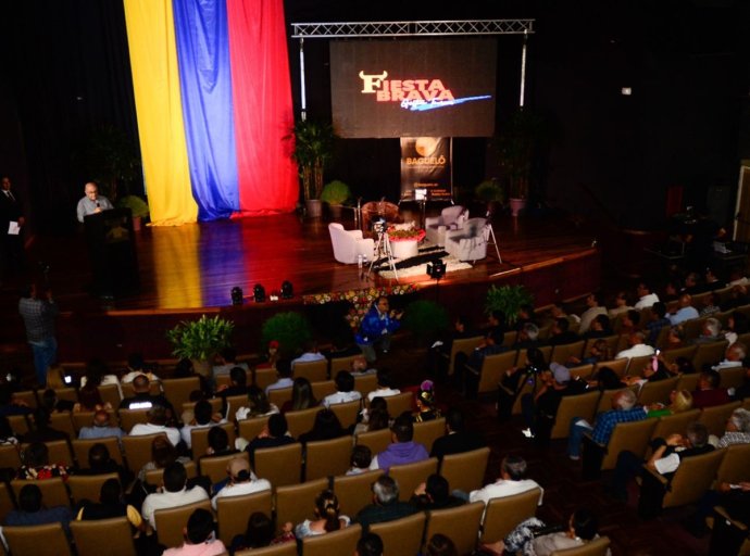 Con doblete de Colombo fueron presentados los carteles de San Sebastián 2024