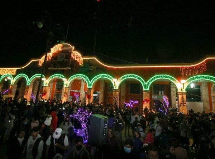 Tradición y Prosperidad: El Éxito del Bazar Navideño en Teotihuacán