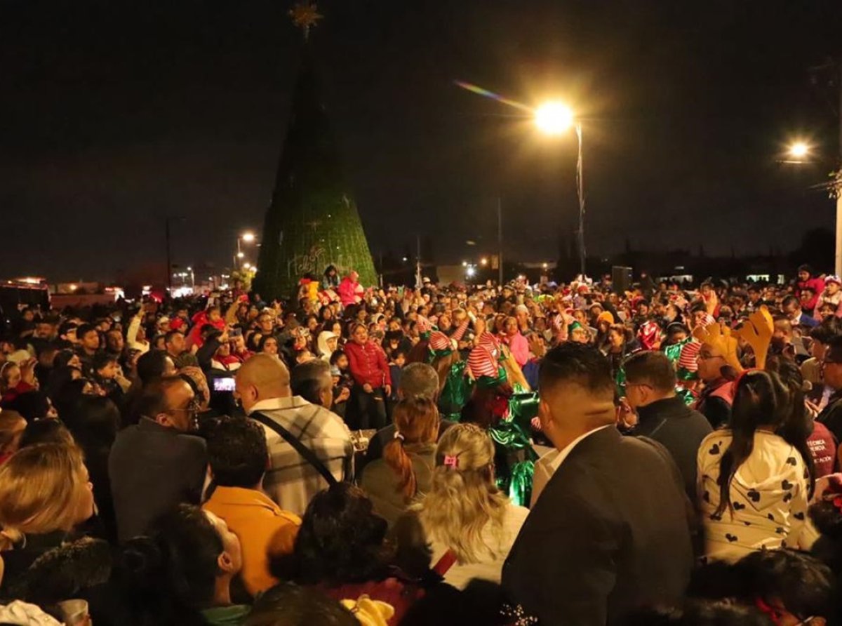 Tecámac se Ilumina con el Encendido de Árboles Monumentales para Iniciar las Festividades Navideñas