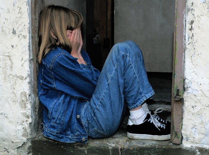 Ciberamenazas a la Inocencia: Estrategias de Pederastas en el Mundo Digital