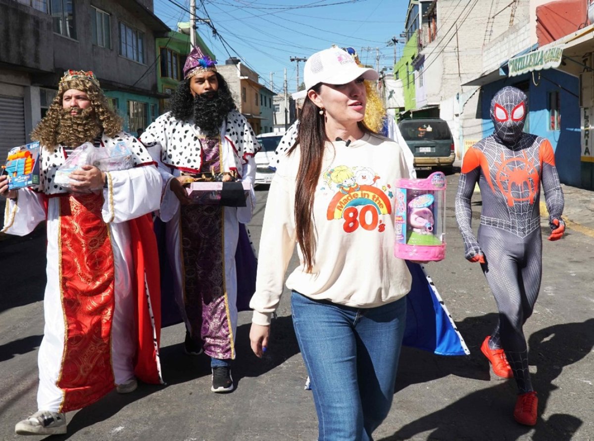 Alegría y Sonrisas: Entrega de Juguetes a Niños en las 26 Caravanas de Reyes en Ecatepec