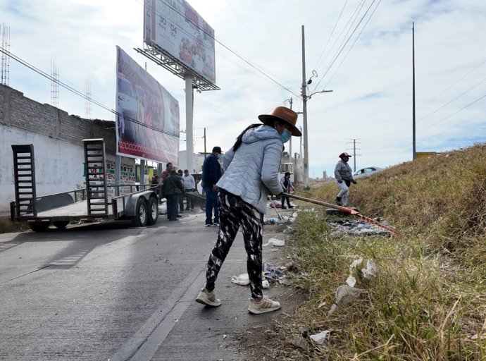 Retiran 40 Toneladas de Residuos del Canal Río de La Compañía