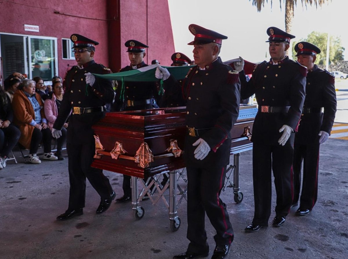 Homenaje al Capitán Segundo: Ejemplo de Superación en el Cuerpo de Bomberos de Tecámac