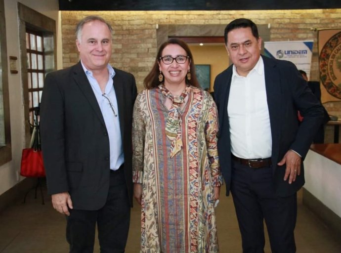 Diputada Azucena Cisneros: Compromiso con Empresas y Lucha contra la Corrupción en el Estado de México