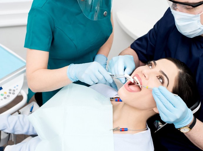 Desvelando las cifras: El costo económico y social de las caries y periodontitis