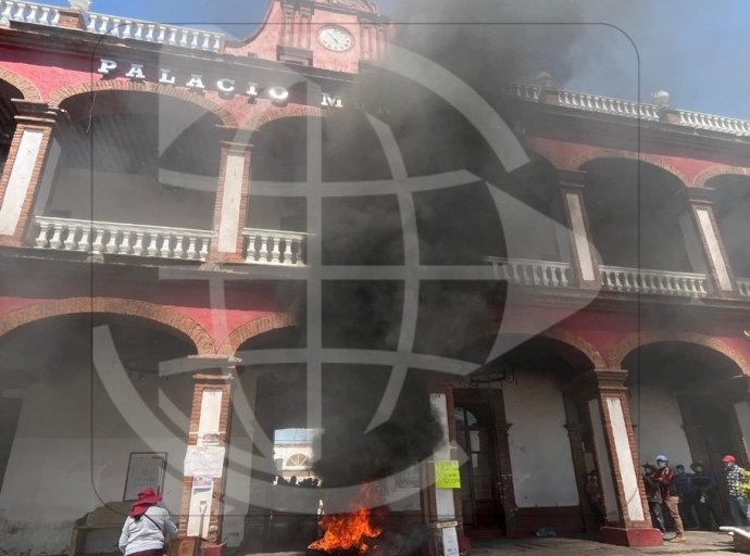 Descontento en Otumba: Protesta por Respuesta Insuficiente ante Incendio Forestal