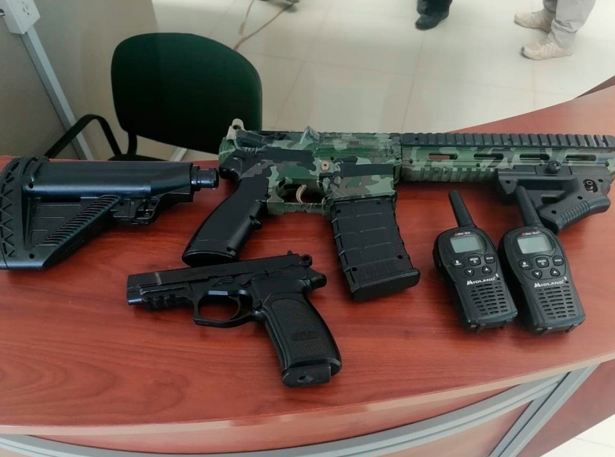 Captura de Presuntos Delincuentes por Portación de Armas Falsas 