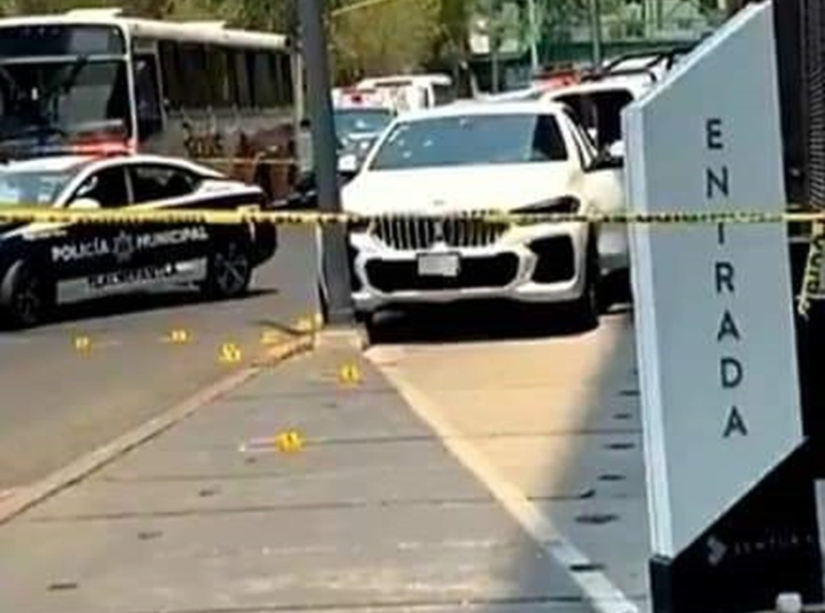 Ex funcionario de Tlalnepantla es Asesinado a Tiros Frente a Centro Comercial