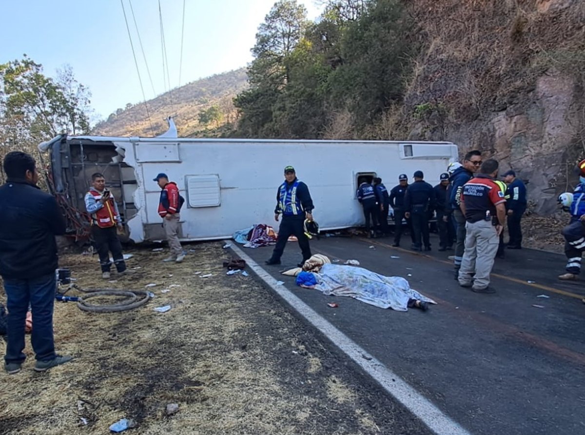 Trágico accidente en carretera Capulín-Chalma deja 14 muertos y 31 heridos