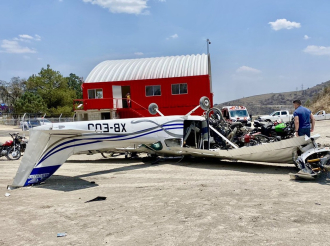 Tres personas lesionadas tras desplome de avioneta en Atizapán: Detalles del incidente