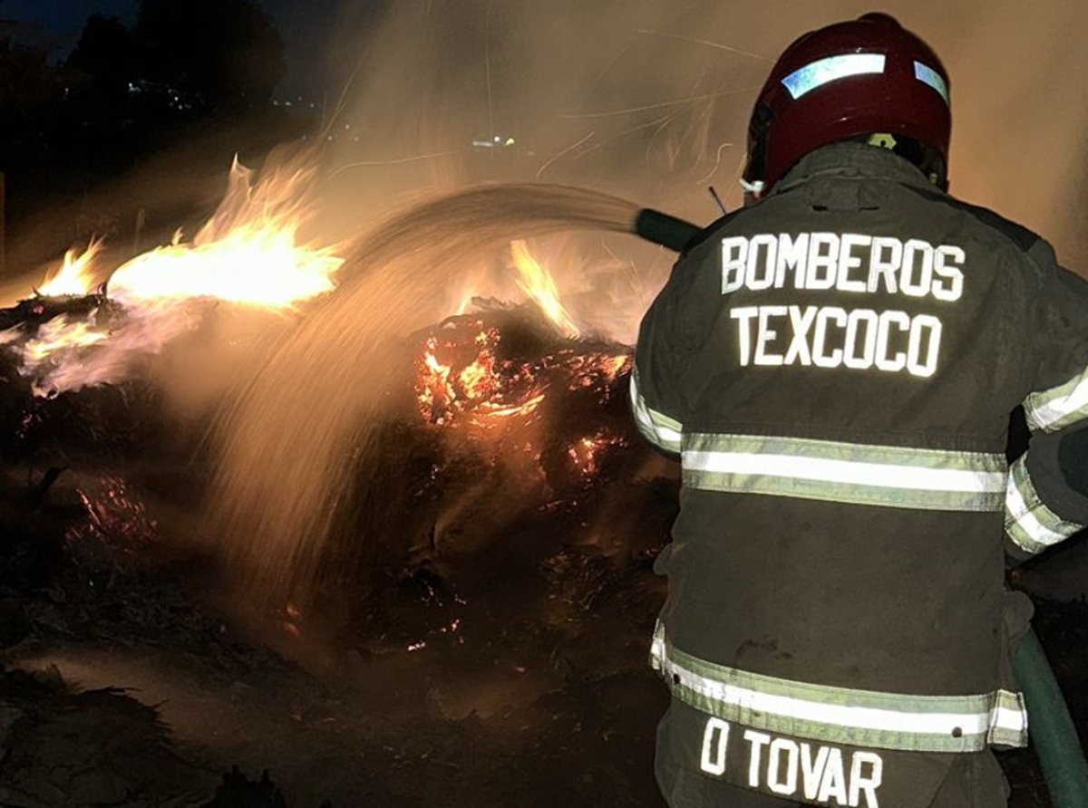 Bomberos Extinguen Dos Incendios en Texcoco: Solo Pérdidas Materiales