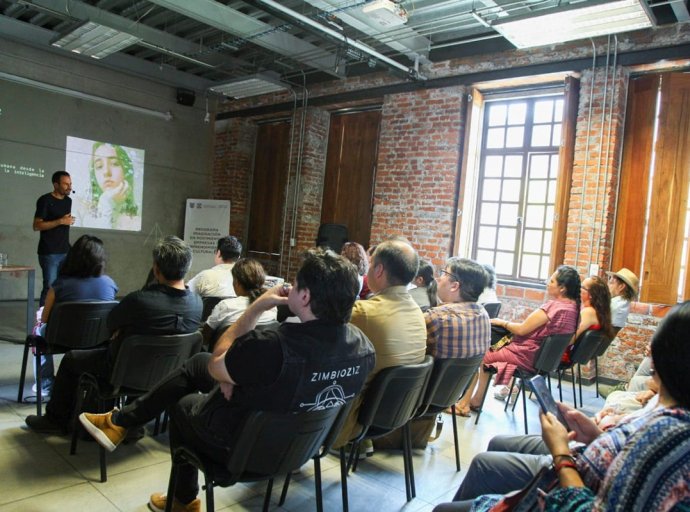 Inteligencia Artificial y Cultura: Sebastián Tonda Imparte Clase Magistral en CDMX