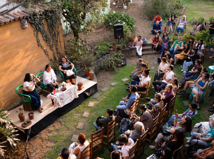 Disfruta de poesía, música y libros en el segundo día del Encuentro “Originaria: Mujeres que escriben fuera de la hegemonía”, en Pátzcuaro