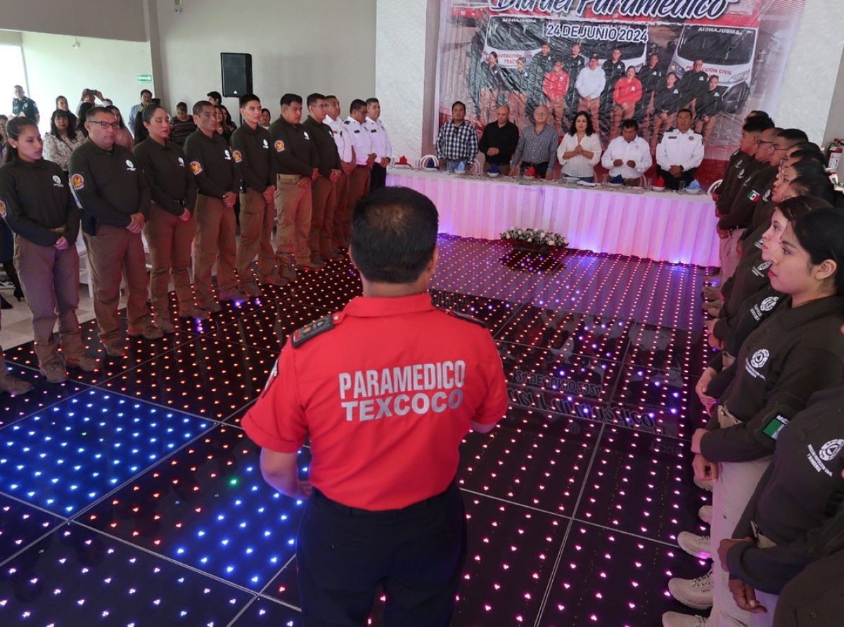 Autoridades reconocen 28 años de labor de Protección Civil y Bomberos de Texcoco