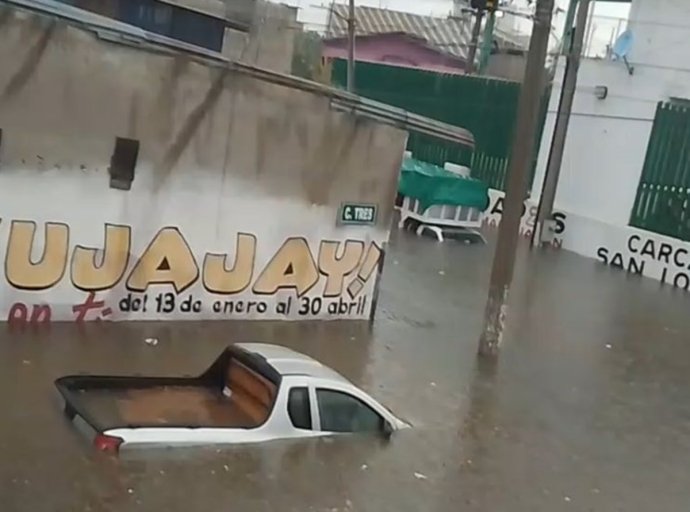 Chimalhuacán y zona oriente del Valle de México sufren graves anegaciones por fuertes lluvias