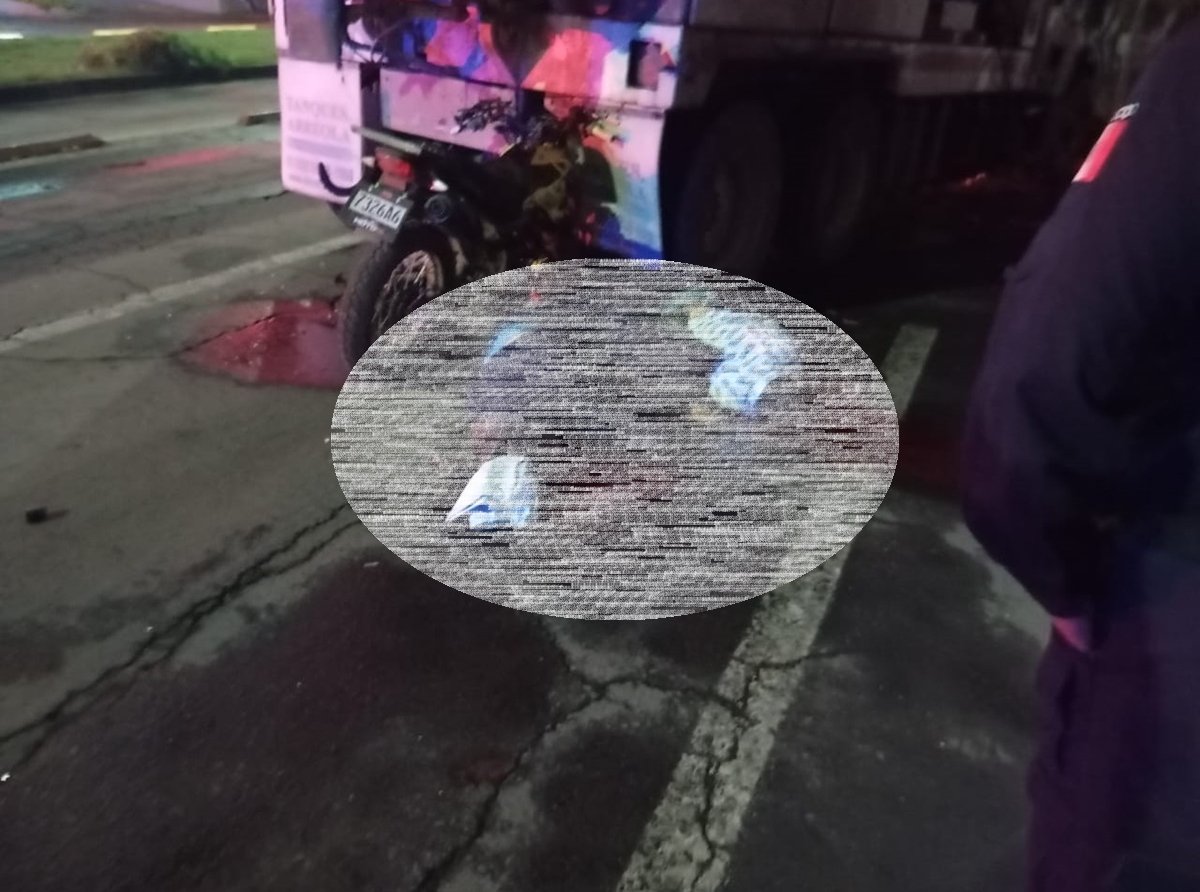 Trágico Accidente en Ecatepec: Tres Muertos al Chocar Motocicleta contra Camión