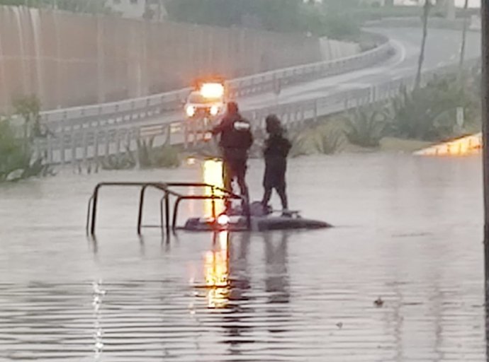 Desbordamiento de cárcamo provoca inundación y afecta vialidad en Cuautitlán Izcalli