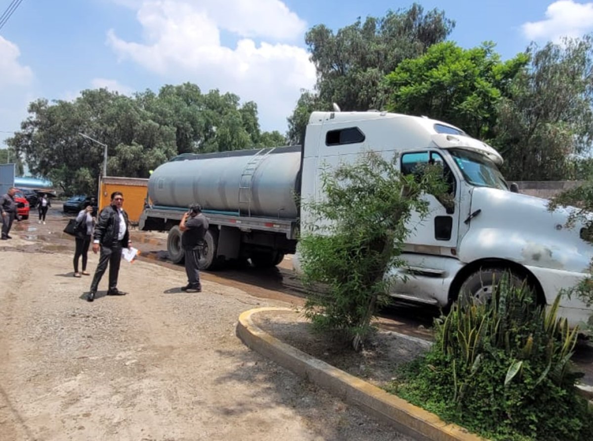 Operativo en Acolman: Detienen a dos y aseguran camión cisterna por huachicoleo del agua