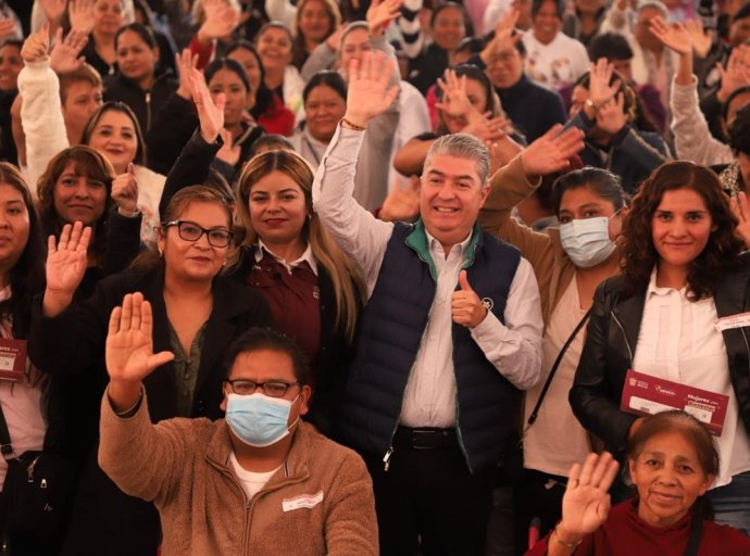 Entregan en Tecámac tarjetas del Programa Mujeres con Bienestar y canastas alimentarias