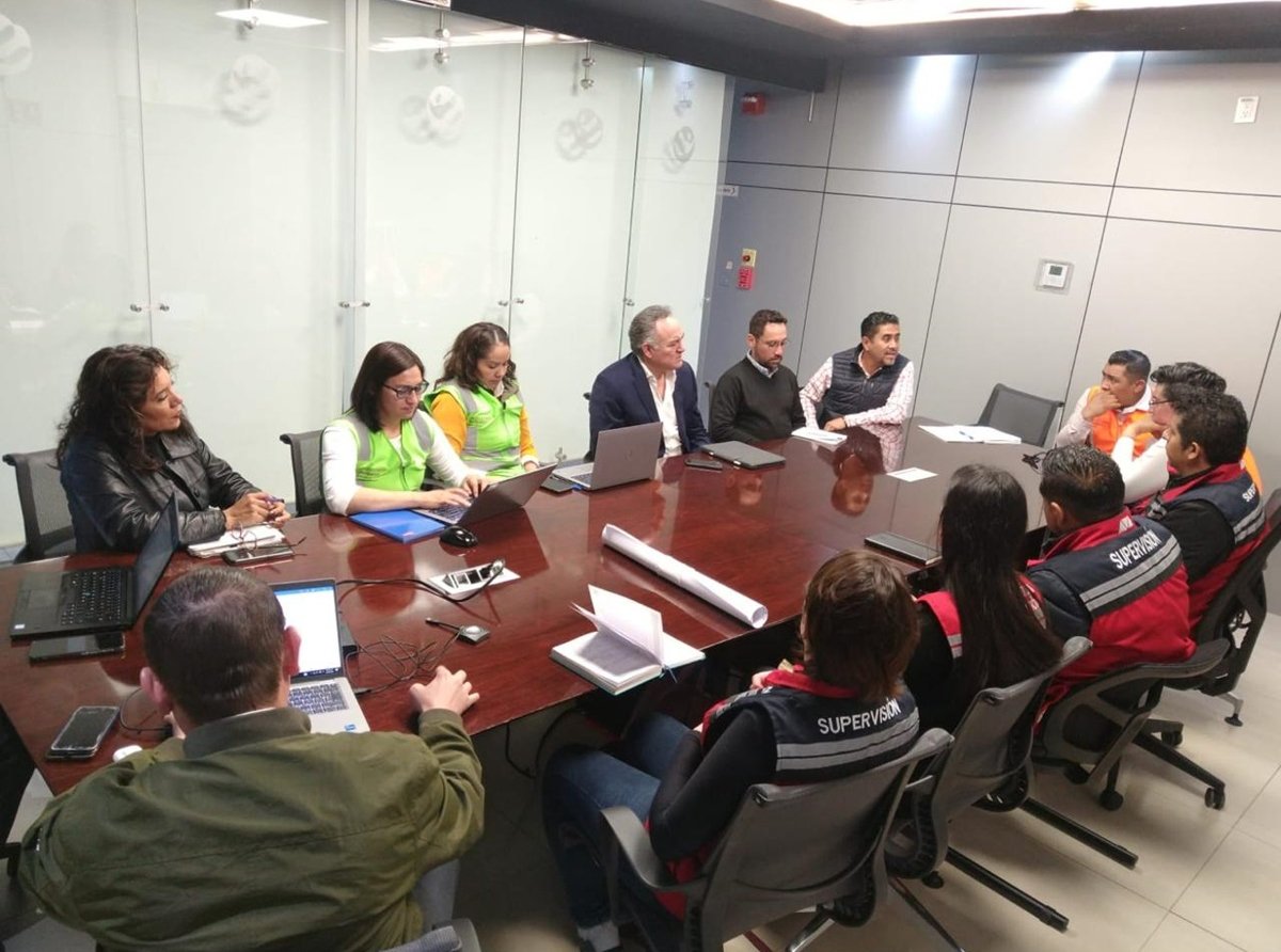 Estos supervisores, especialistas en áreas como geotecnia, auditoría y logística, colaborarán con los concesionarios para asegurar la calidad y buen estado de las vías. El Circuito Exterior Mexiquense abarca 110.78 kilómetros, mientras que la Autopista Viaducto Bicentenario cubre 21.42 kilómetros.