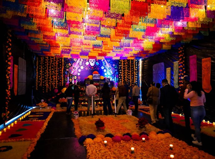 Celebraciones del Día de Muertos en Texcoco: Megaofrenda y actividades culturales