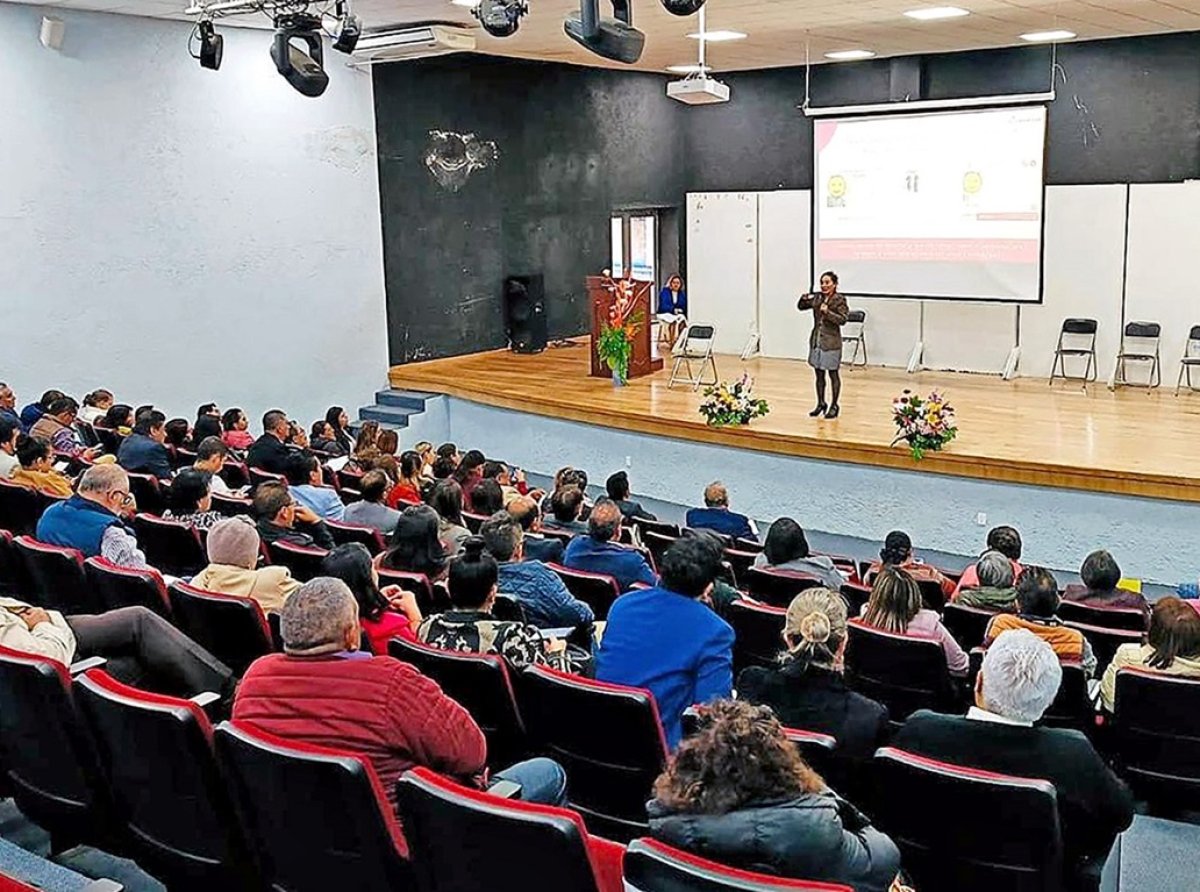 Capacitan a servidores públicos en Edomex para atender casos de desaparición de mujeres