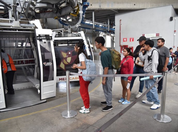 Reducen tarifa en transporte público para estudiantes del Estado de México: de 9 a 6 pesos