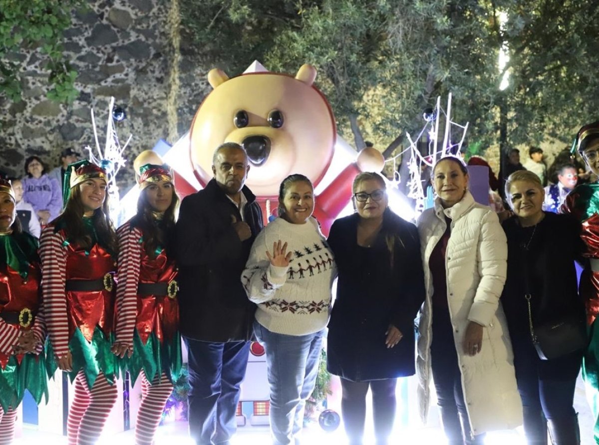 Tecámac da inicio a la Navidad con encendido de Árboles Navideños