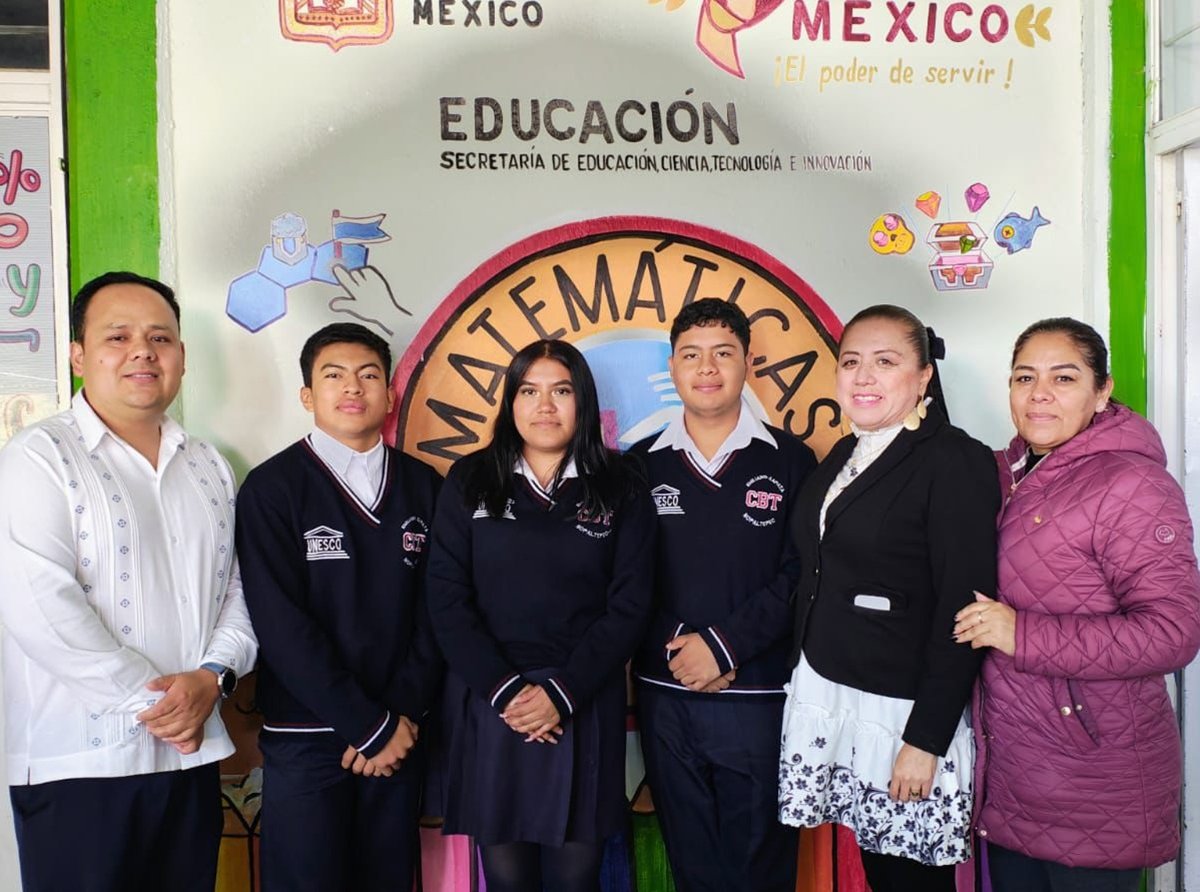 Estudiantes de Nopaltepec triunfan en concurso estatal de ciencia.