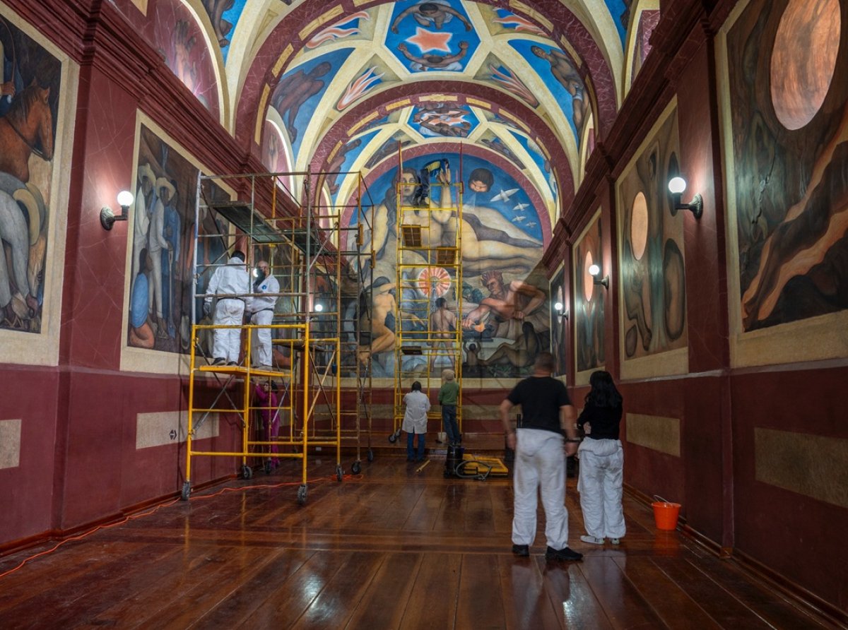 Inician trabajos de conservación en la obra de Diego Rivera en Chapingo