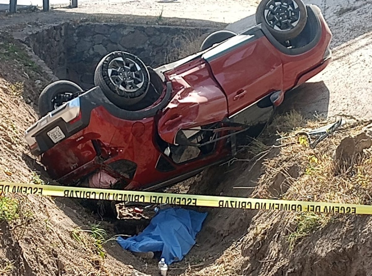 Volcadura en la autopista México-Pachuca cobra la vida de una mujer