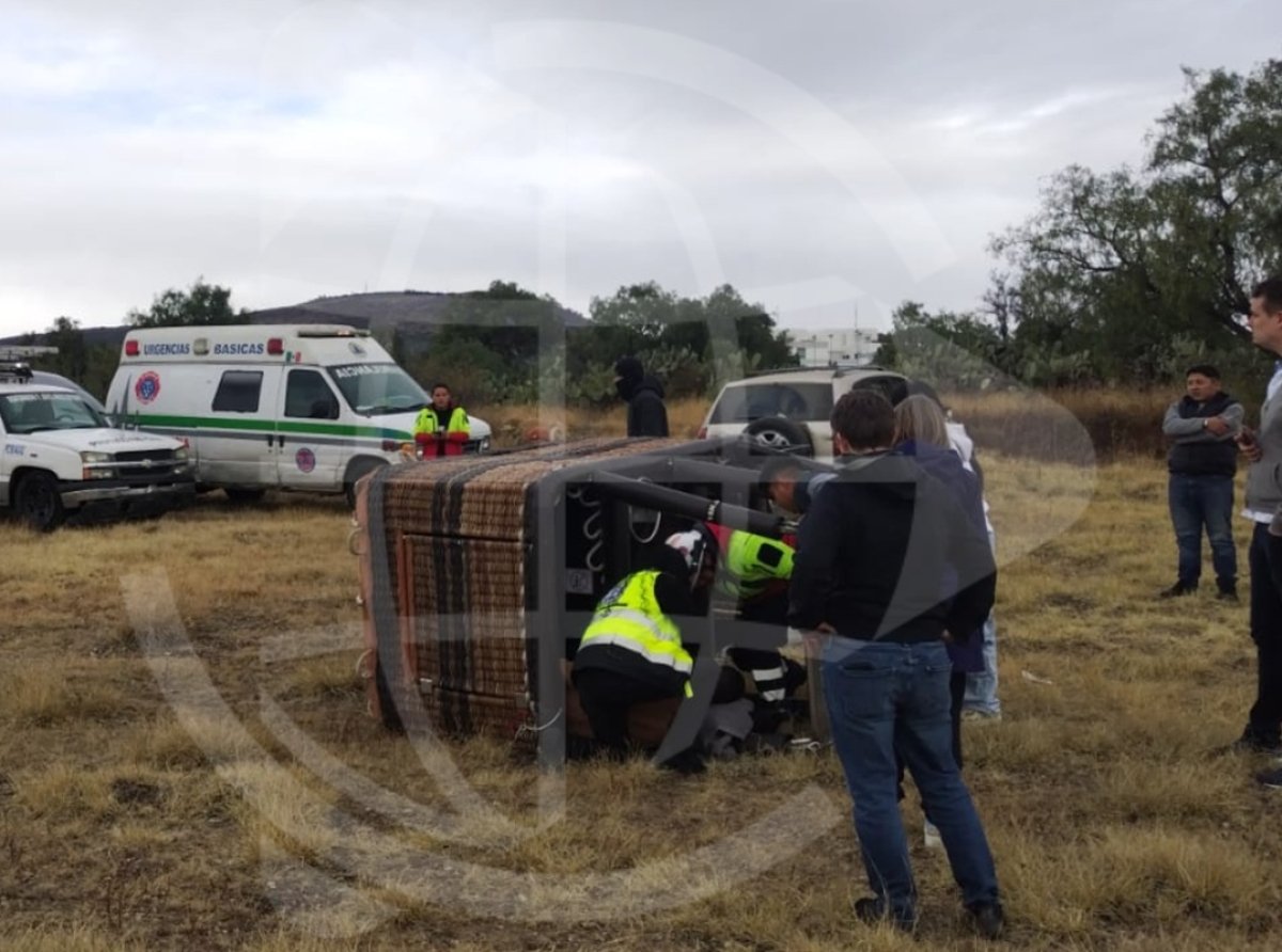 Fallas en aterrizaje de globo aerostático en Axapusco dejan dos heridos