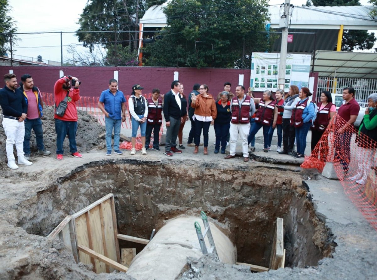 Vecinos y gobierno limpian barrancas y reparan fugas en Ecatepec