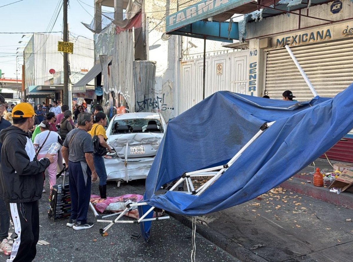 Provoca combi sin frenos accidente con 12 lesionados en Ecatepec