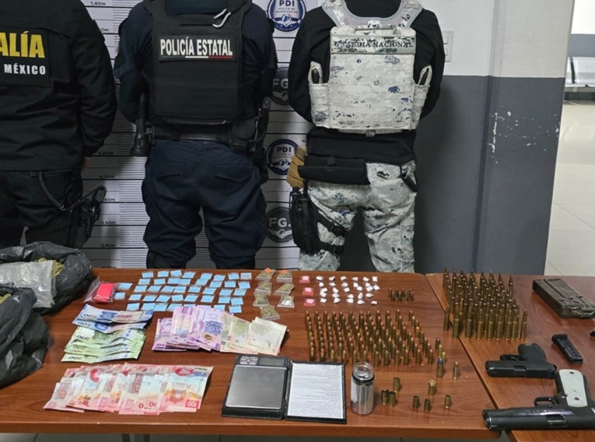 Incautan drogas y armamento en inmueble de Naucalpan