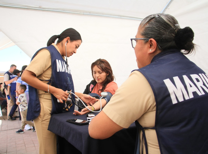 Brindan atención médica gratuita en zonas marginadas de Ecatepec