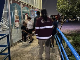 Intoxicación masiva en alberca municipal de Valle de Chalco deja 13 hospitalizados