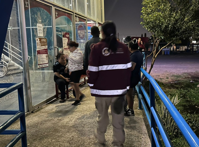 Intoxicación masiva en alberca municipal de Valle de Chalco deja 13 hospitalizados