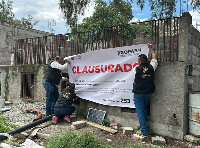 Clausuran centro de atención animal en Teotihuacán por maltrato y condiciones insalubres