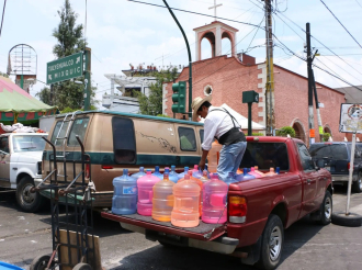 Persisten irregularidades en calidad del agua purificada en CDMX, revela nuevo análisis