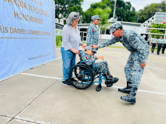 La Guardia Nacional nombra guardia honorario a Jesús Daniel, un niño de 12 años 