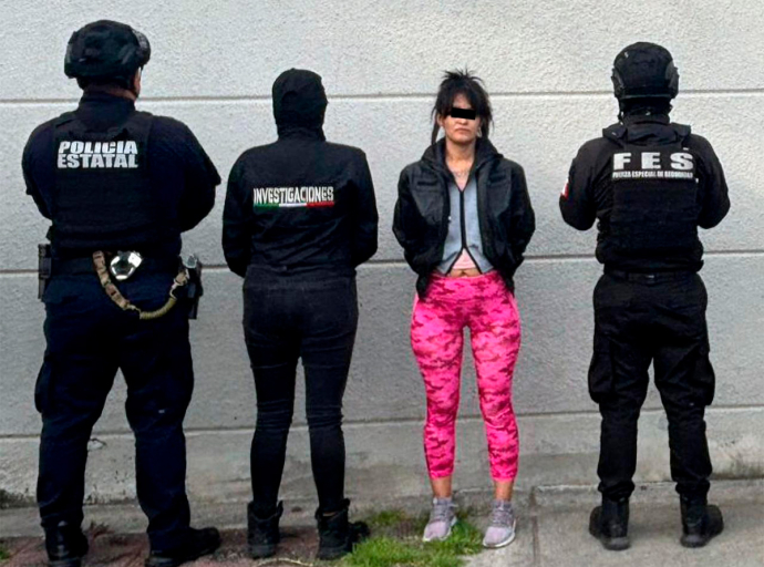 Cae presunta narcomenudista tras cateo en Tecámac
