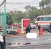 Mujer muere atropellada por pipa en carril del Mexibús