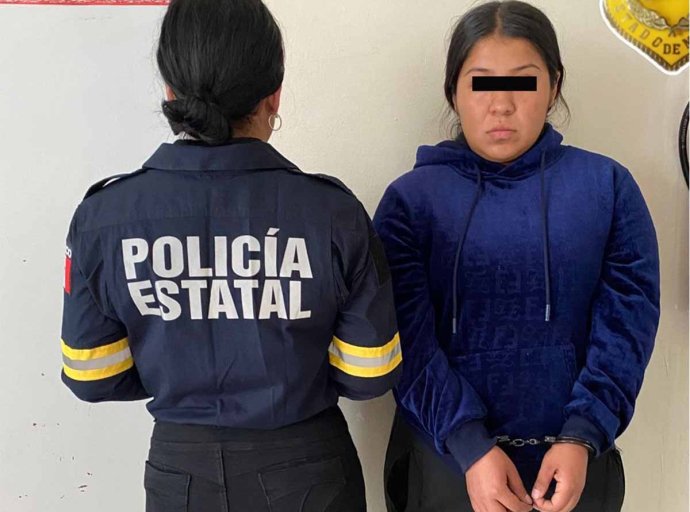 Detienen a mujer por narcomenudeo en puesto de dulces en Ecatepec